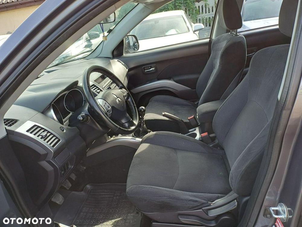 Mitsubishi Outlander - 15