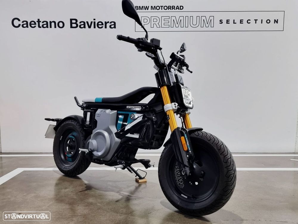 BMW CE 02 Cosmicblack - 4