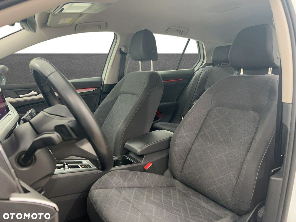 Volkswagen Golf 1.0 eTSI Life DSG - 10