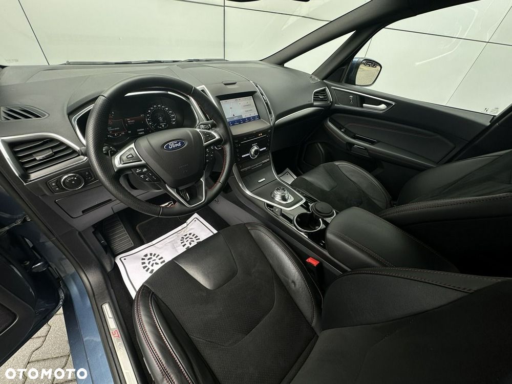 Ford S-Max - 16