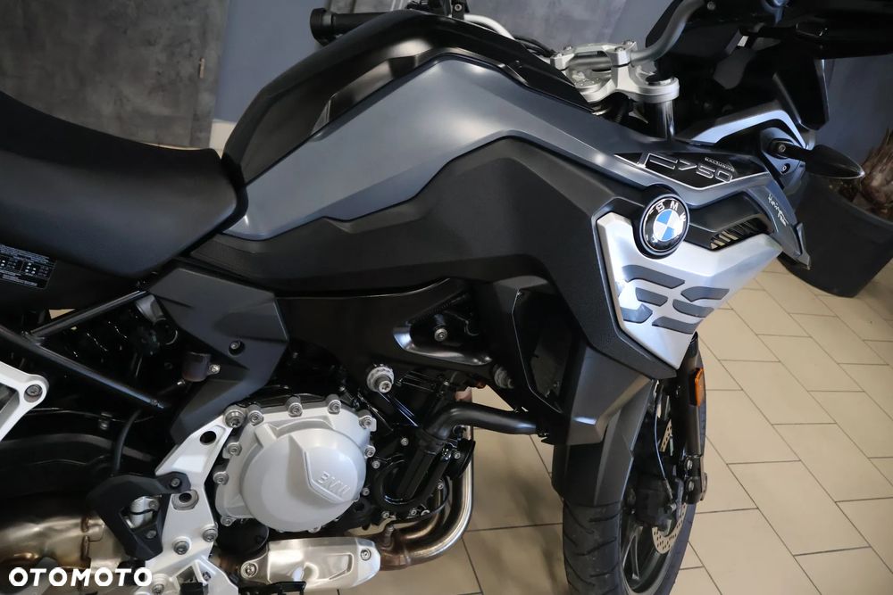 BMW F - 13