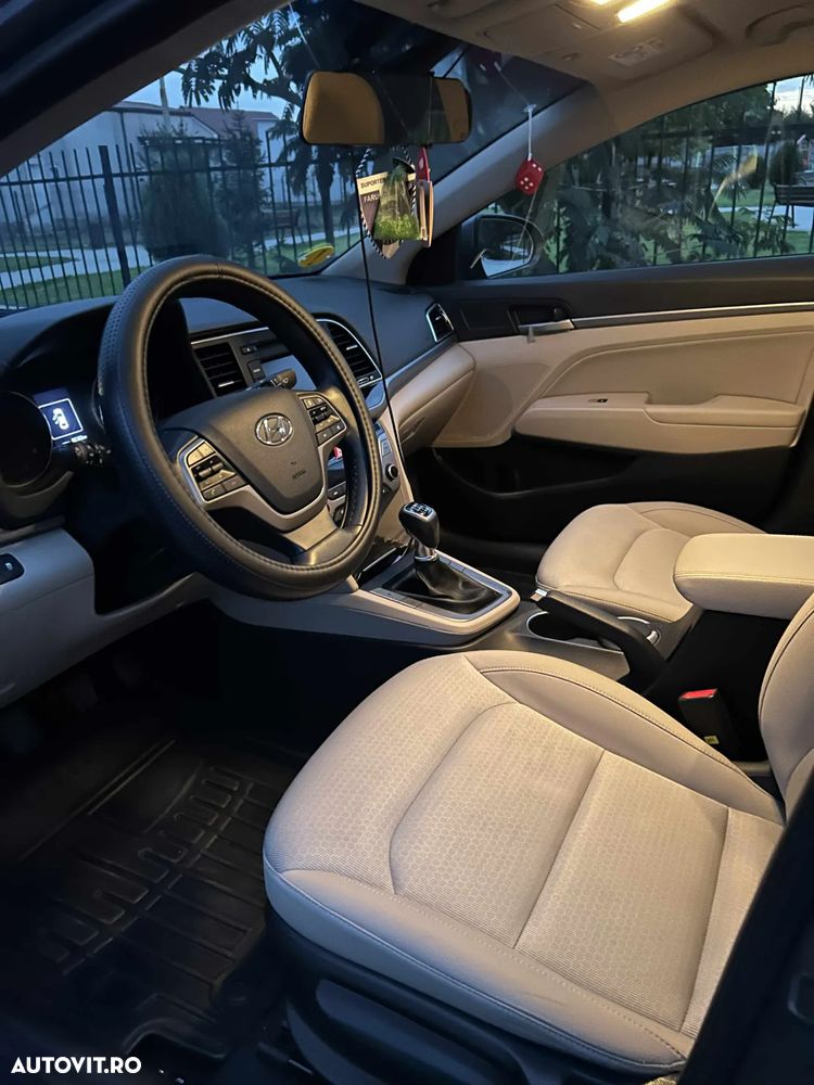 Hyundai Elantra 1.6 MPi Highway - 10