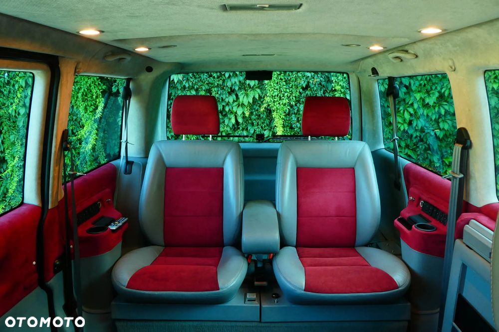Volkswagen Caravelle - 22