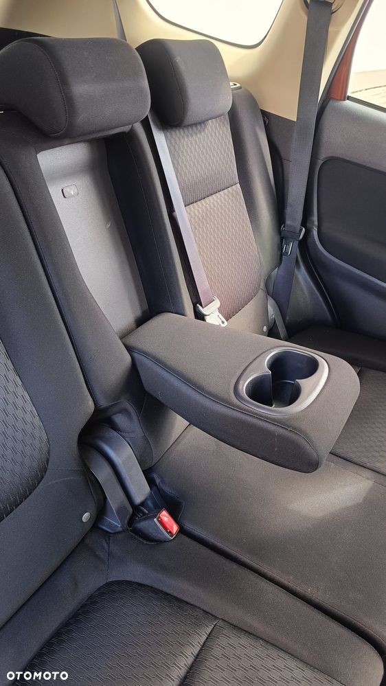 Mitsubishi Outlander 2.2 DID Intense + - 14