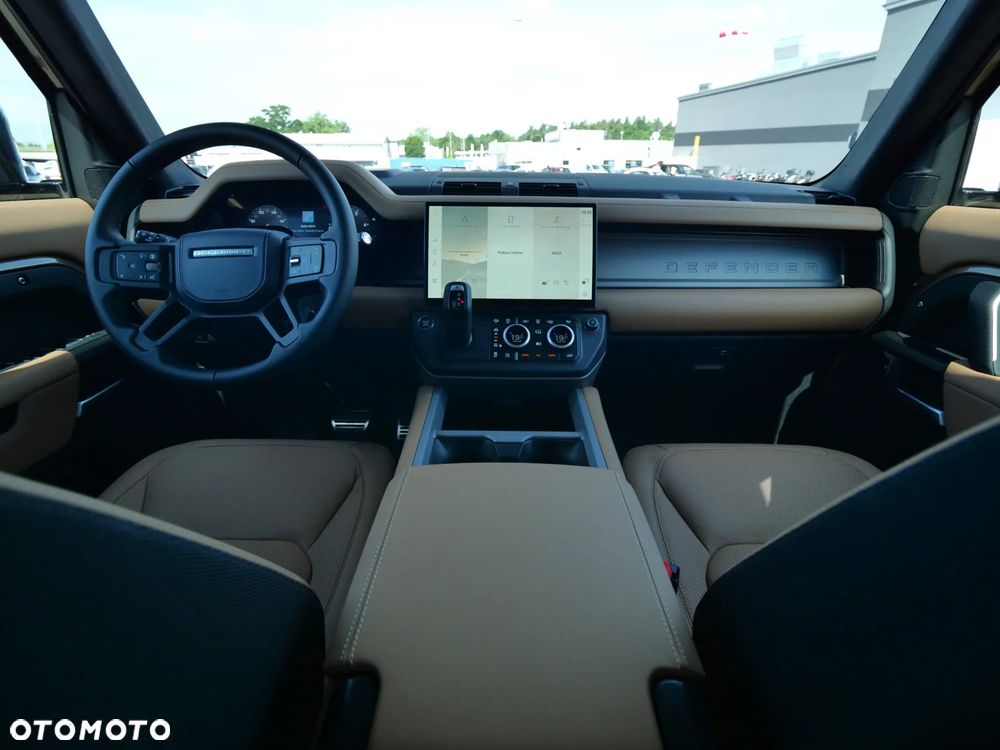 Land Rover Defender - 33