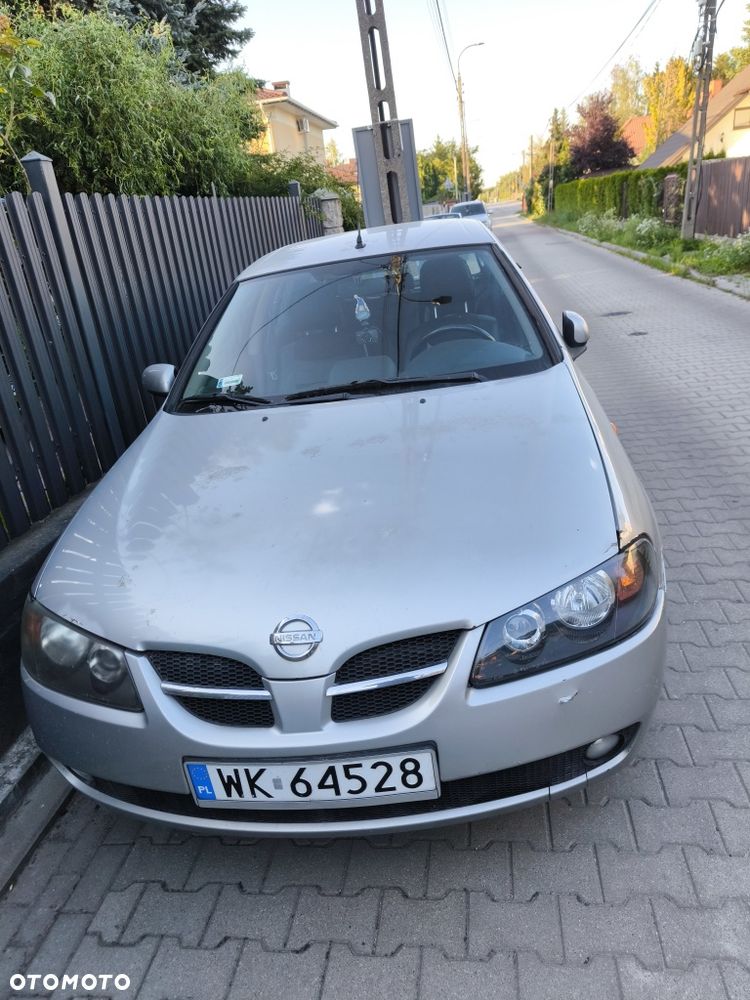 Nissan Almera