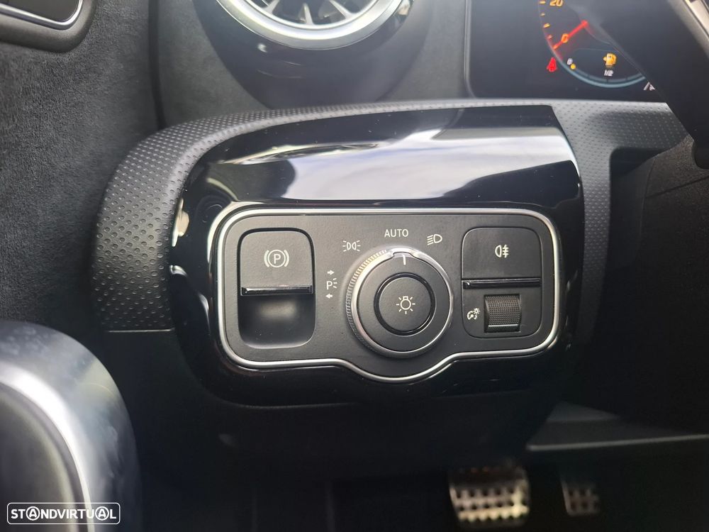 Mercedes-Benz A 200 7G-DCT AMG Line - 39