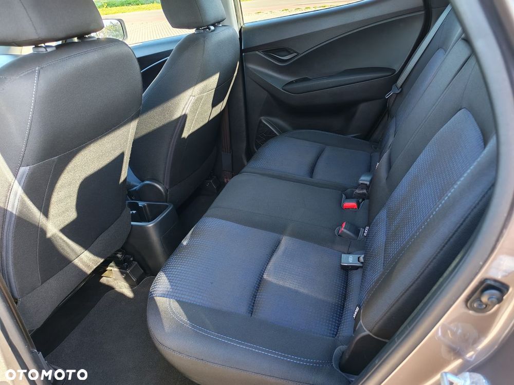 Hyundai ix20 1.4 blue Comfort - 11