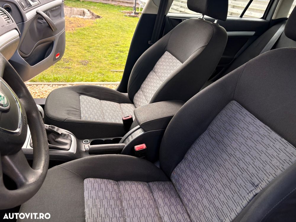 Volkswagen Golf 1.9 TDI BlueMotion Comfortline - 9