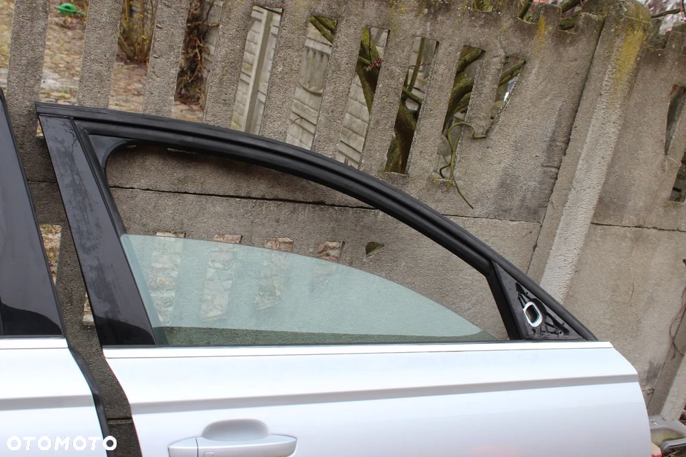 DRZWI PRZEDNIE TYLNE PRAWE AUDI A6 C7 AVANT LY5Q 2015 - 18