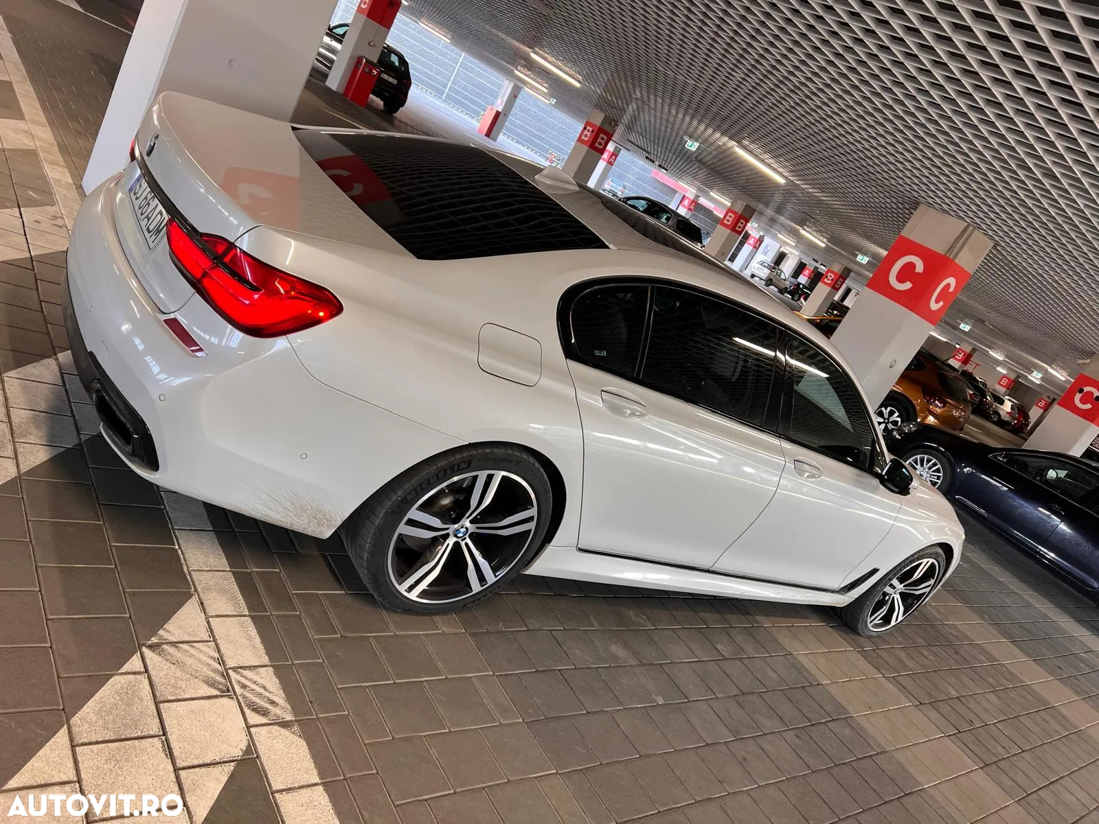BMW Seria 7 750i xDrive Edition Exclusive - 4