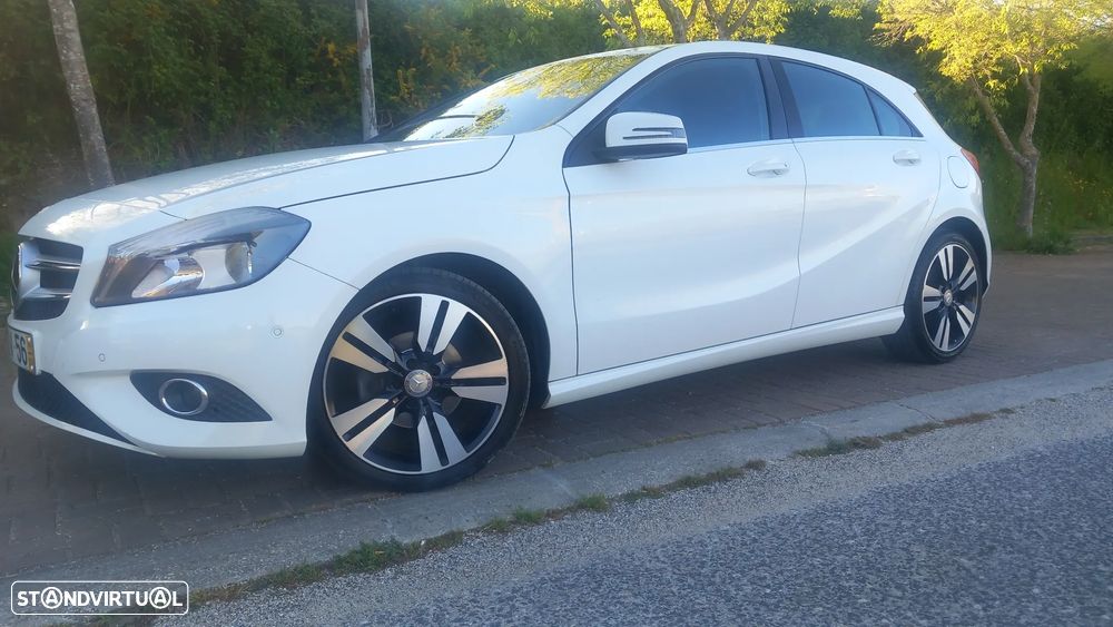 Mercedes-Benz A 180 CDI (BlueEFFICIENCY) Urban - 2
