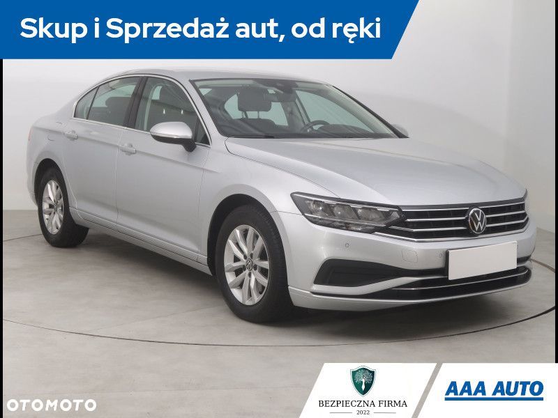 Volkswagen Passat - 2