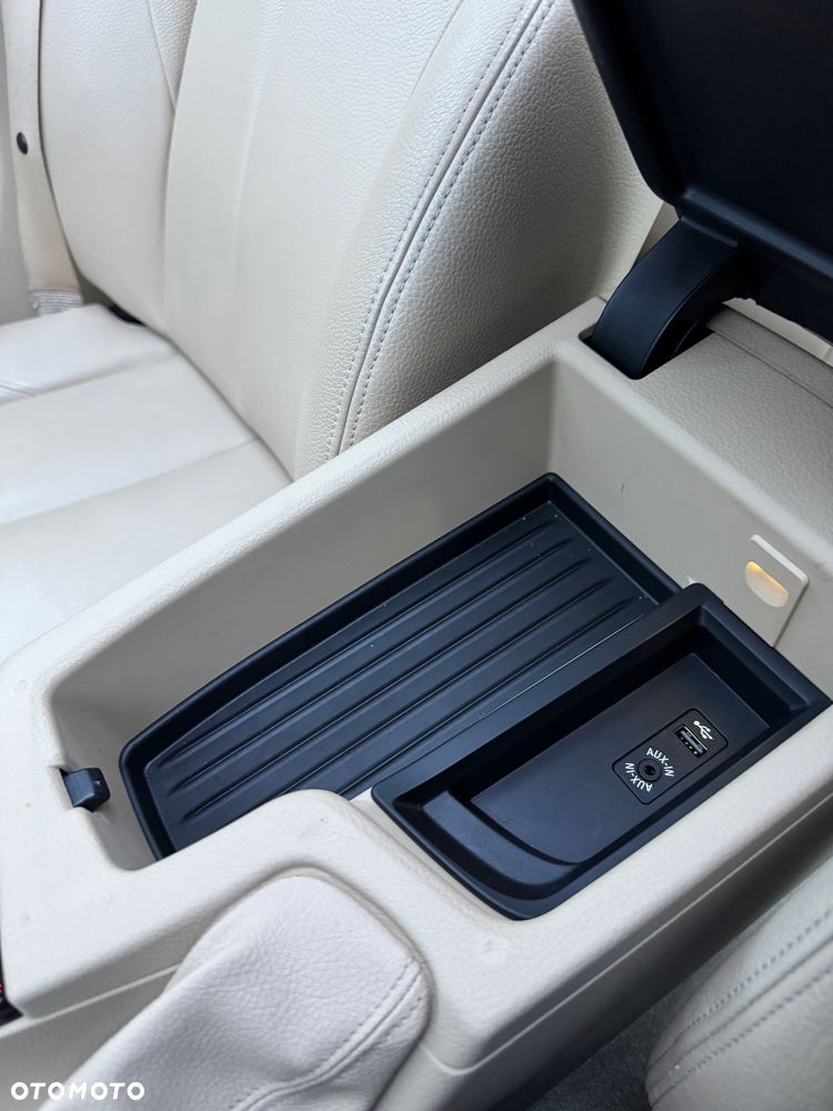 BMW Seria 3 328i xDrive - 33