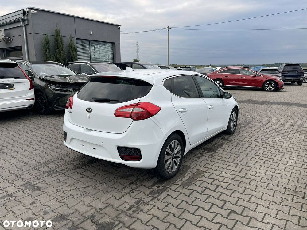 Kia Ceed 1.6 GDI ISG Vision - 2