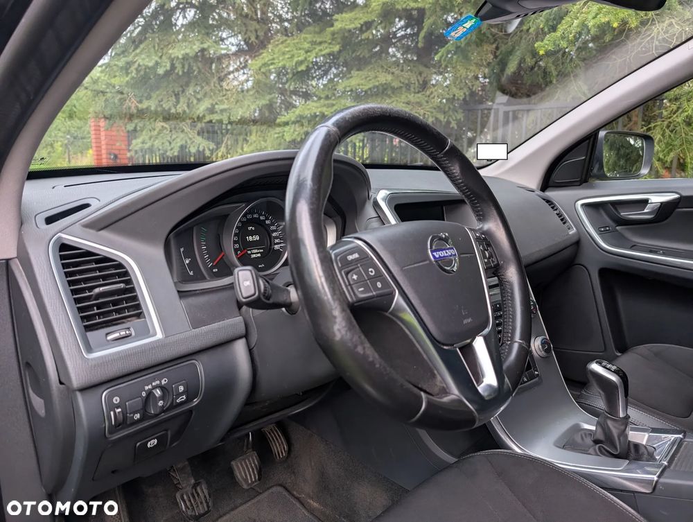 Volvo XC 60 D4 Momentum - 20