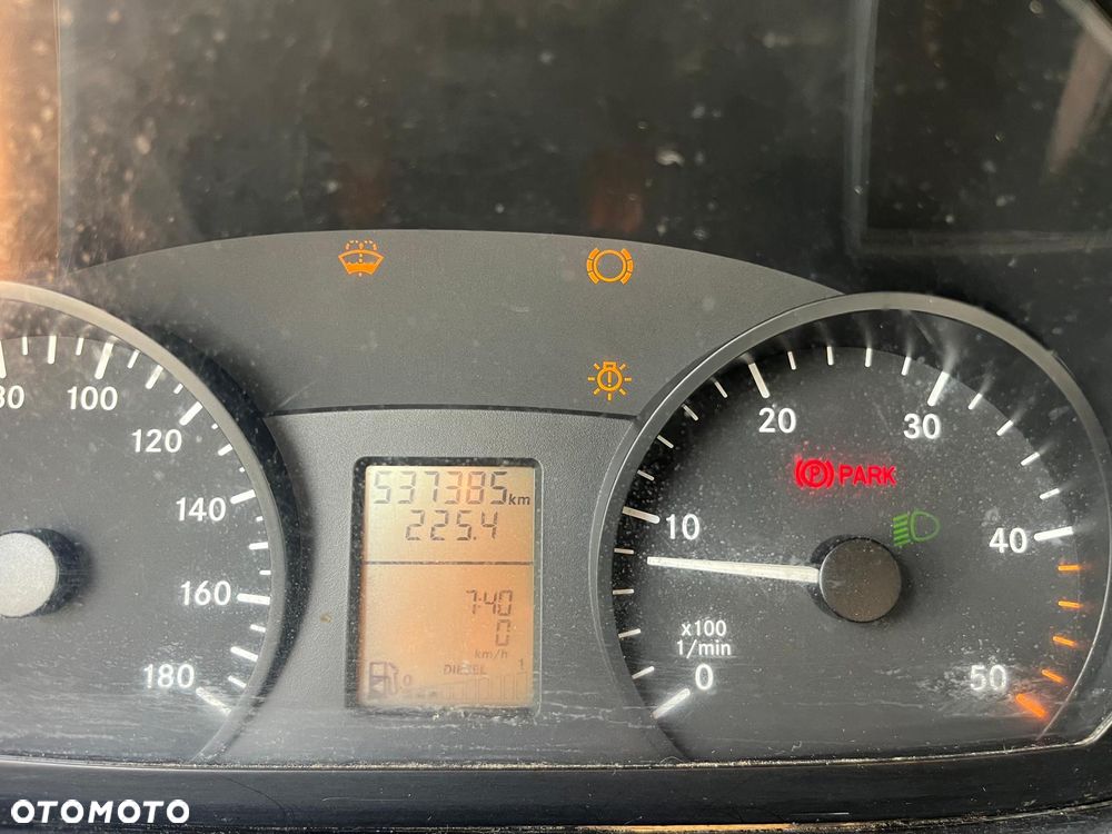 Mercedes-Benz Sprinter - 10