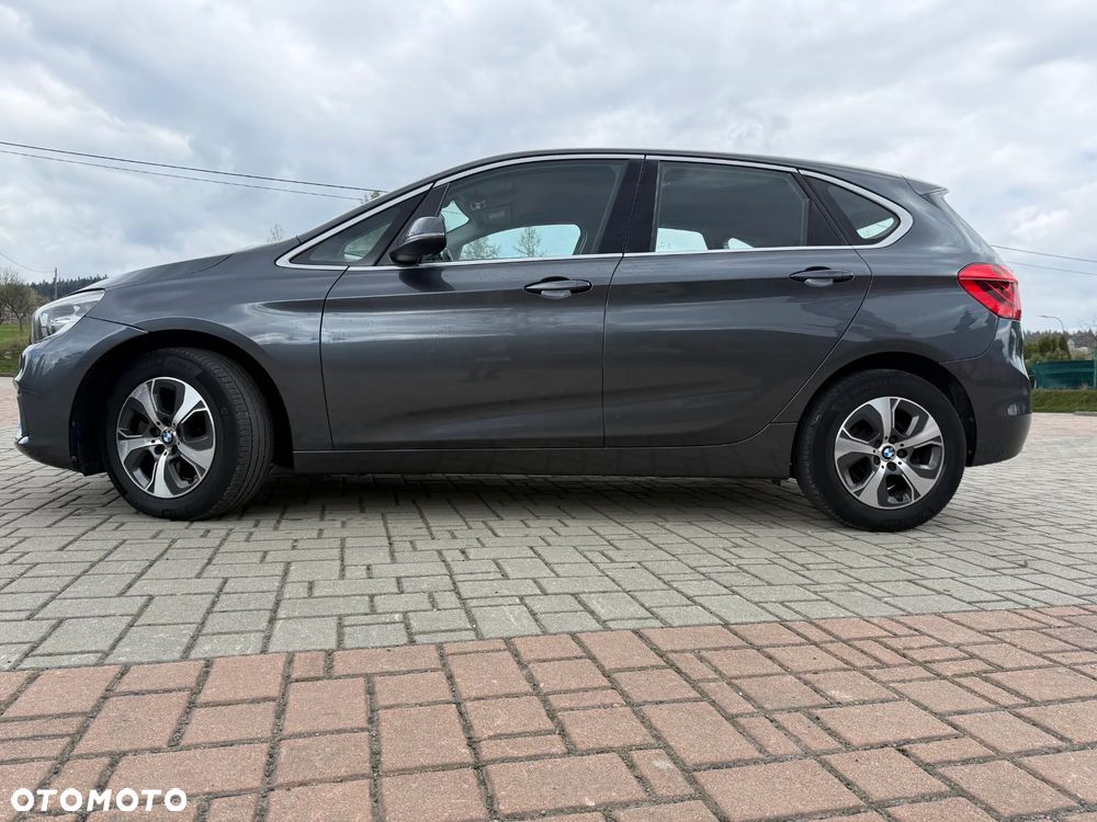 BMW Seria 2 216d - 8