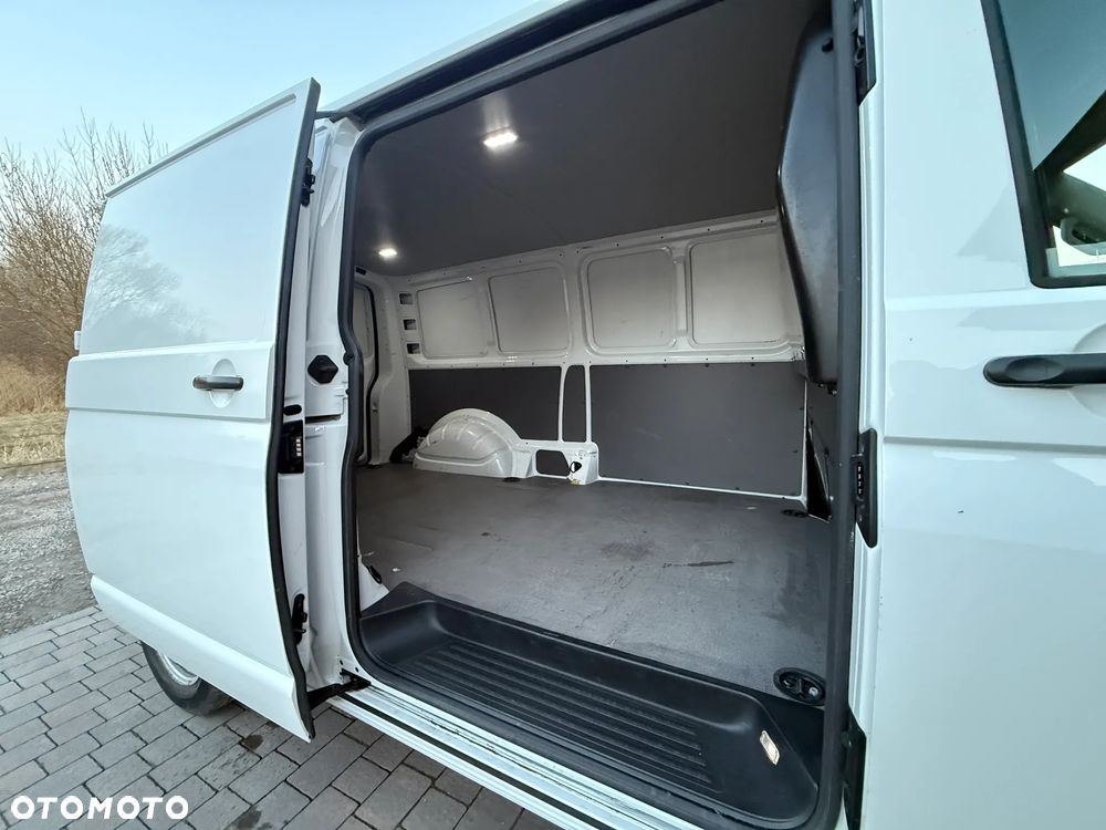 Volkswagen Transporter - 18