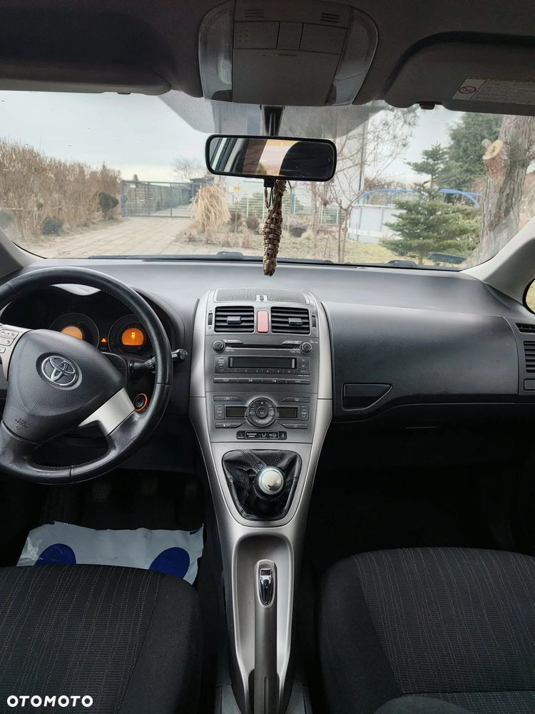 Toyota Auris 1.4 D-4D Luna - 4