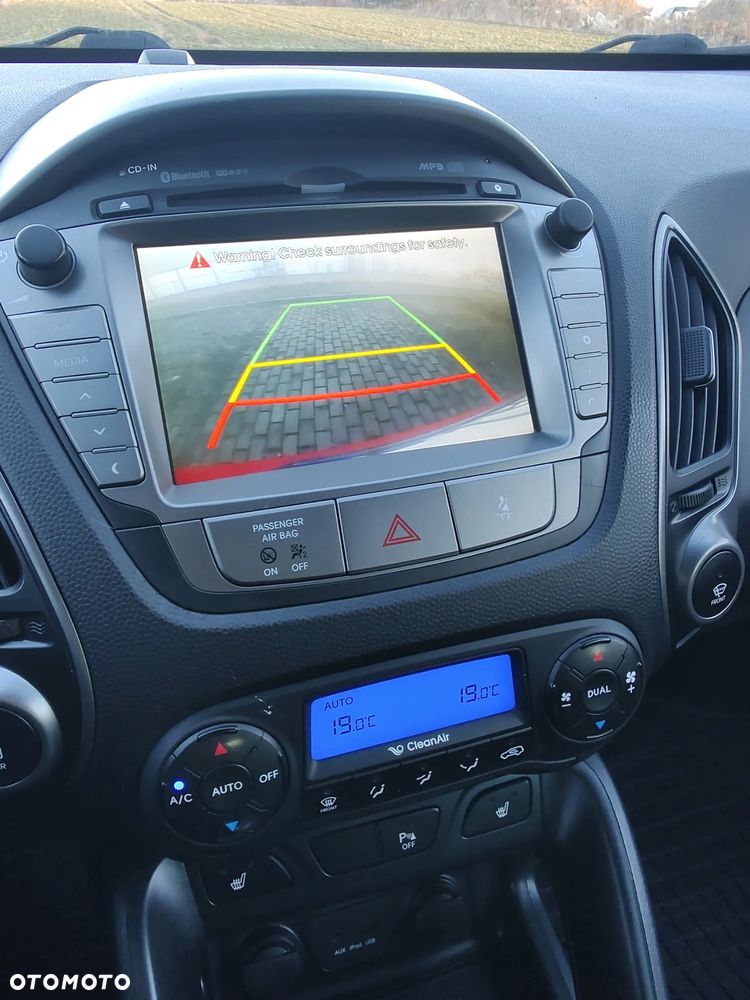 Hyundai ix35 1.7 CRDi 2WD blue Finale Gold - 22