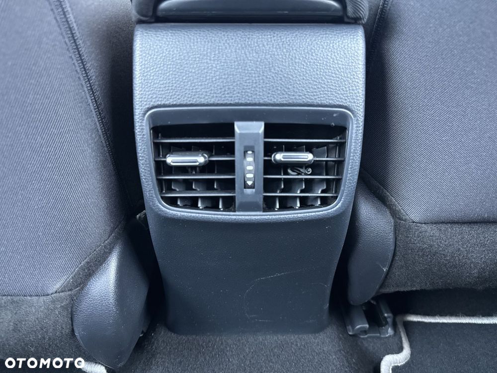 Toyota Corolla 1.8 Hybrid Comfort - 30