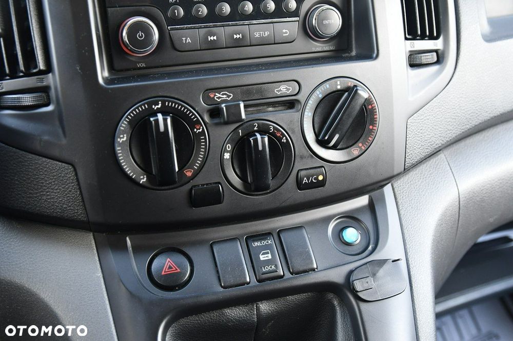 Nissan NV200 - 25