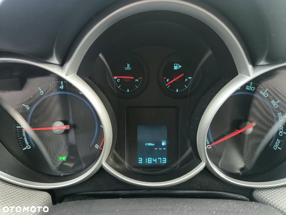 Chevrolet Cruze 1.6 LS - 12
