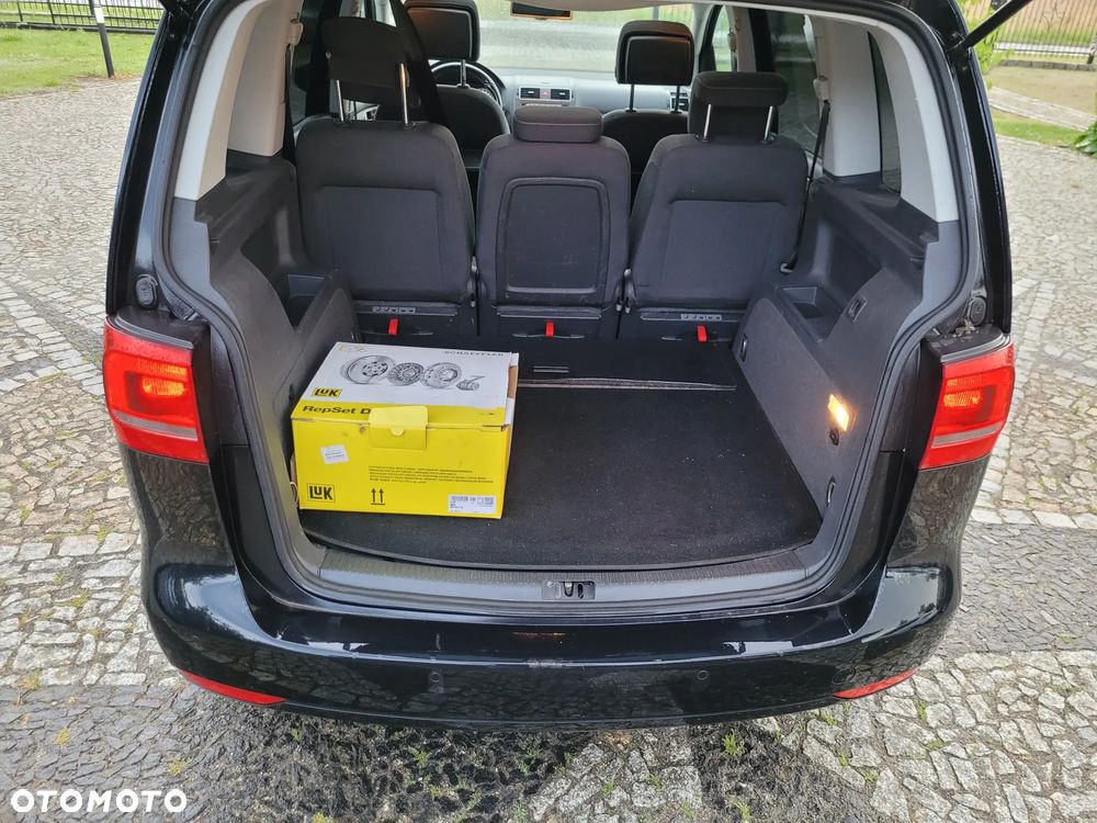 Volkswagen Touran 2.0 TDI DPF MATCH - 37