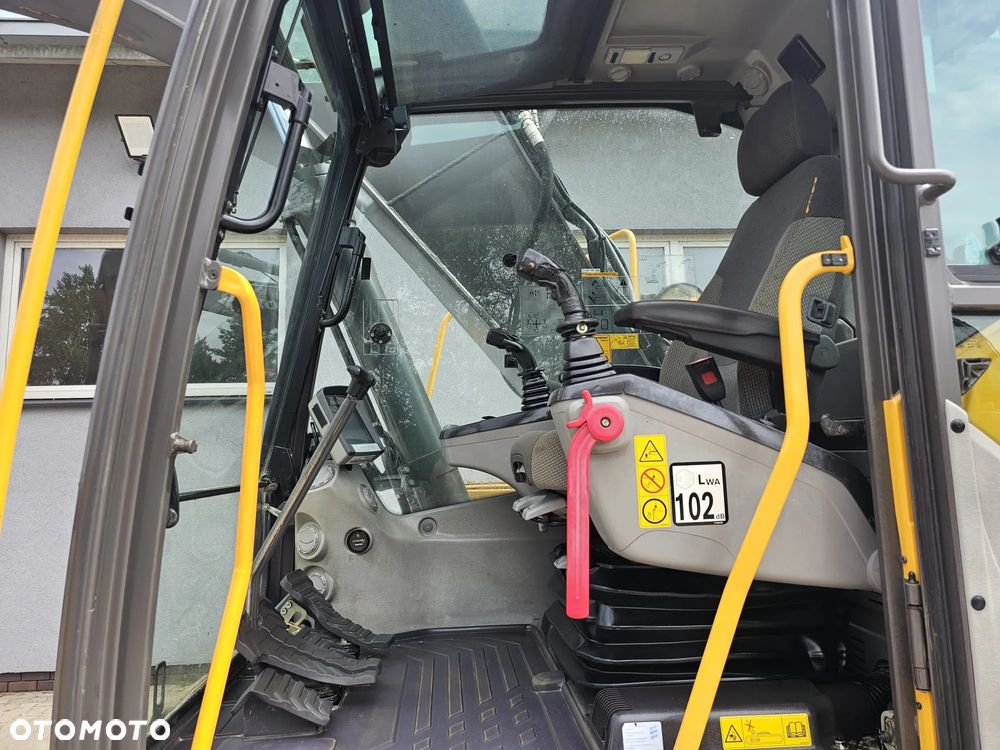 Volvo EC220DL - 9