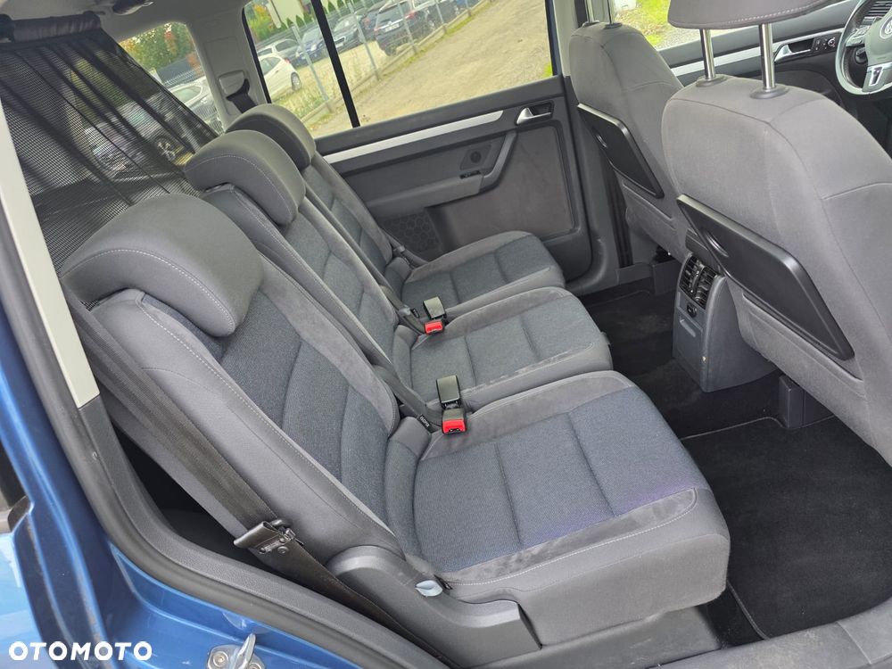 Volkswagen Touran - 18