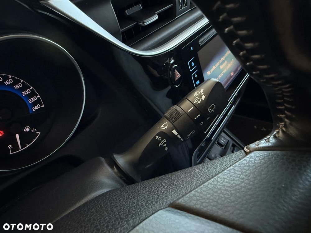 Toyota Auris Hybrid 135 Premium - 18