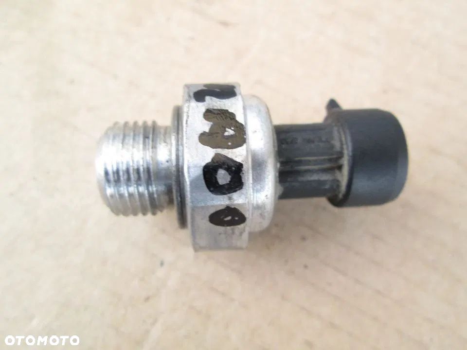 czujnik oleju chevrolet silverado avalanche tahoe suburban - 1