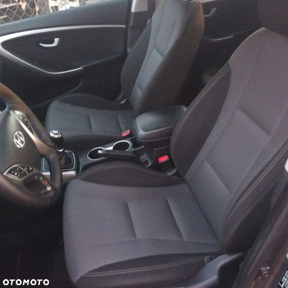 Hyundai i30 1.6 CRDI Trend - 12