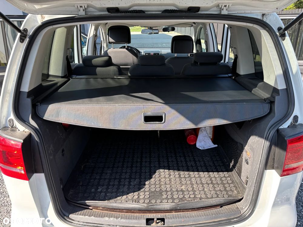 Volkswagen Touran 2.0 TDI DPF Comfortline DSG - 23