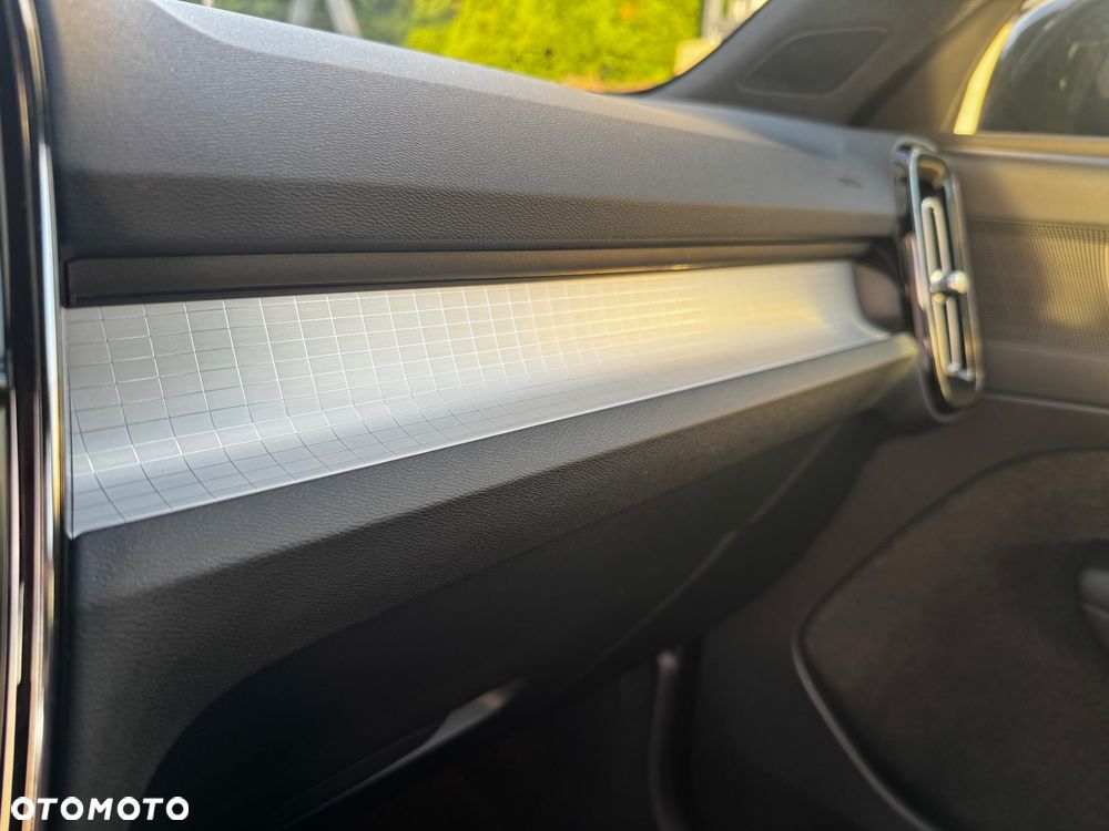 Volvo XC 40 B3 Plus Bright - 26