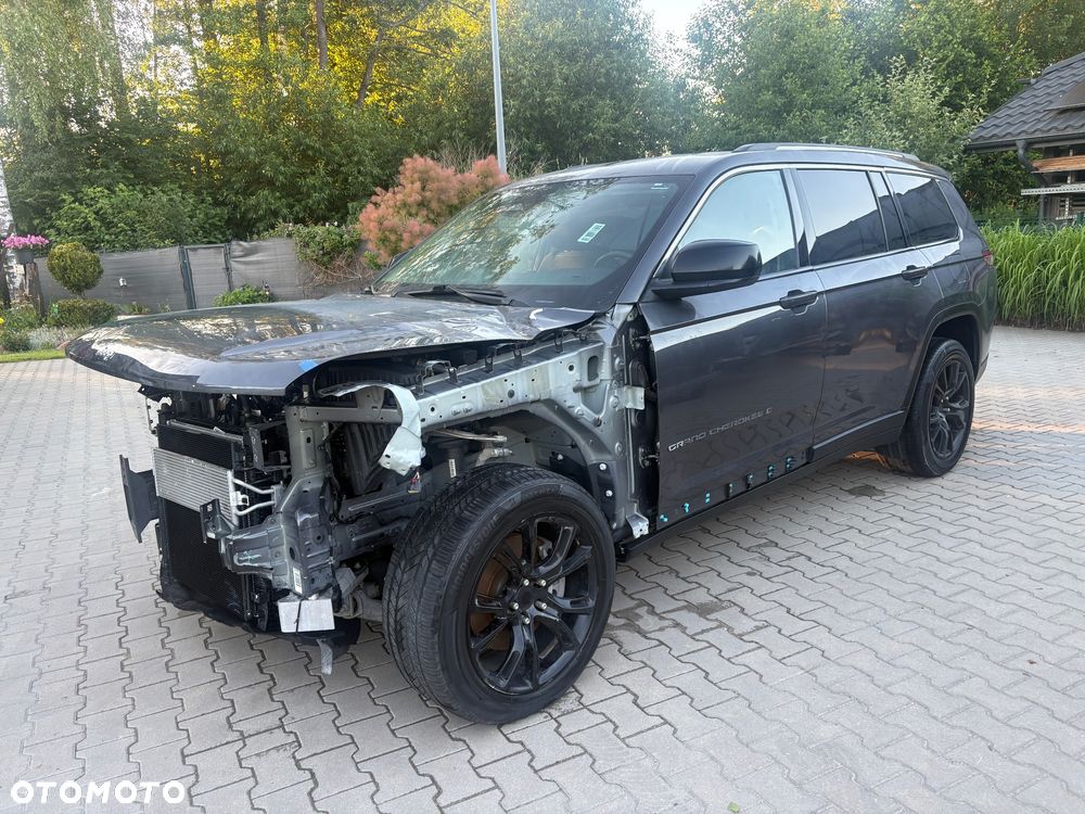 Jeep Grand Cherokee - 22