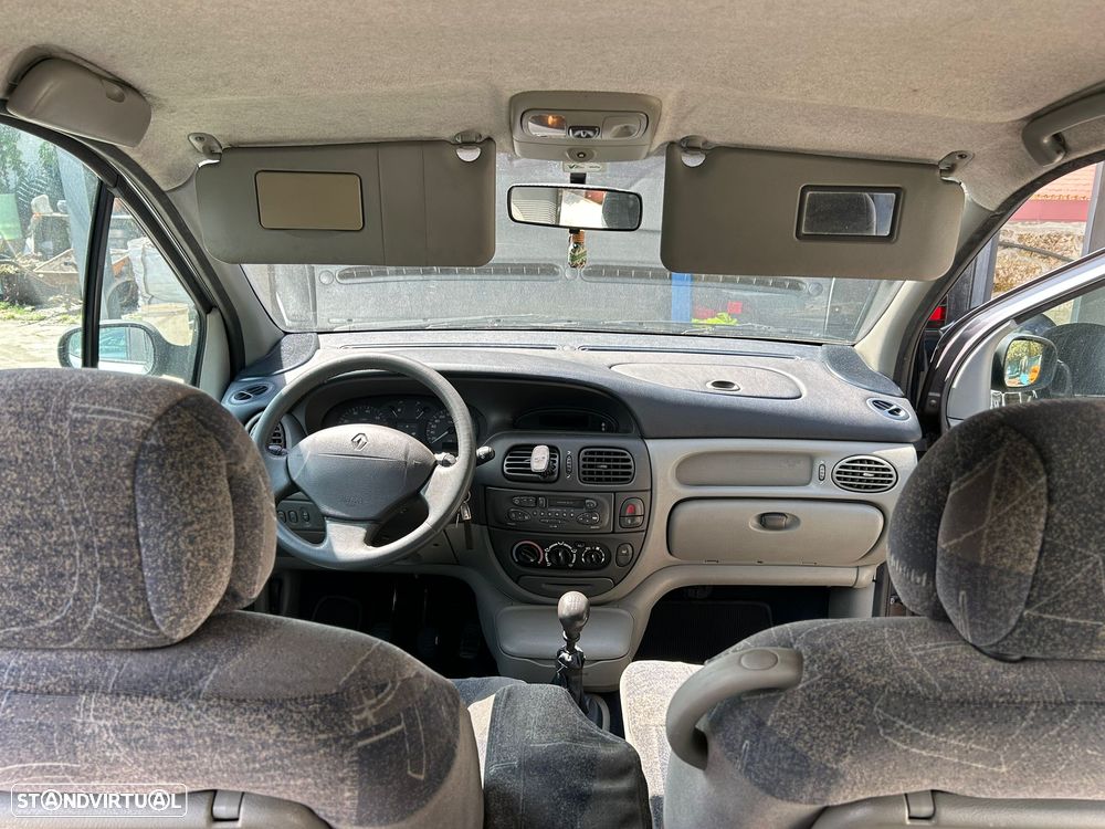 Renault Mégane Scénic - 14