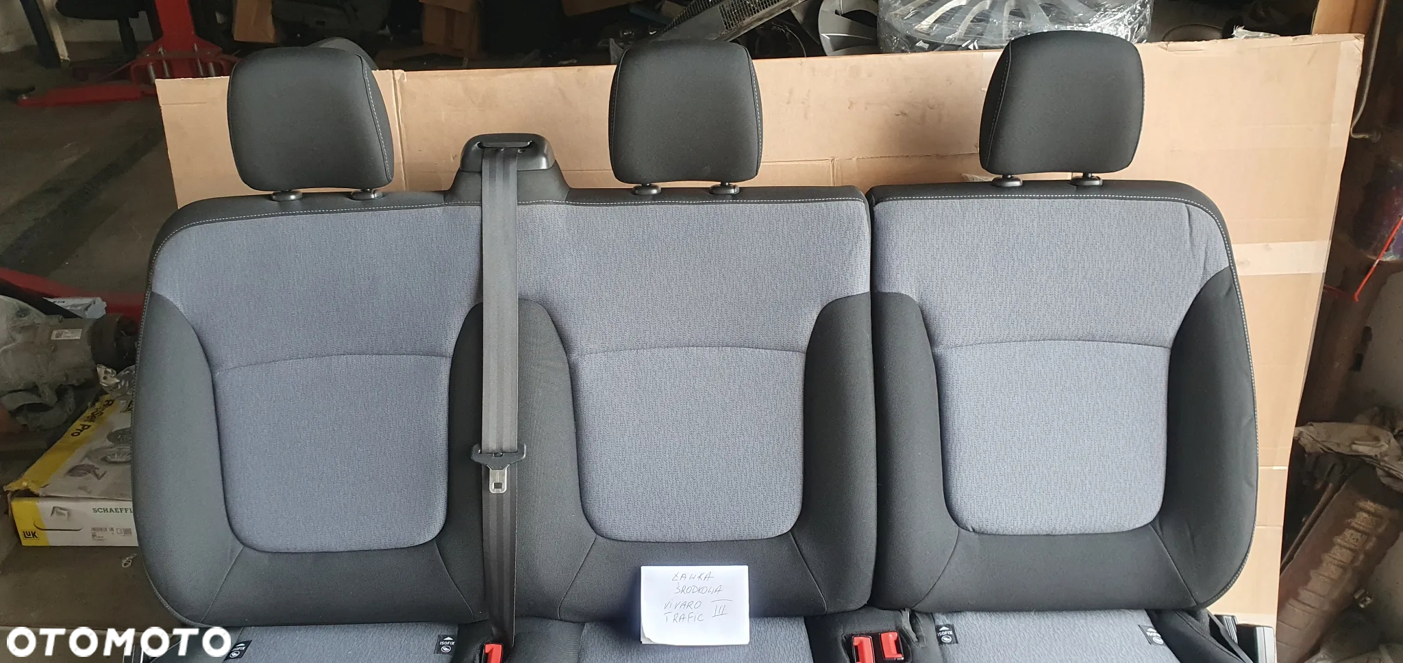 Fotel kanapa ławka tył tylna Renault Trafic III Vivaro B 14- - 2