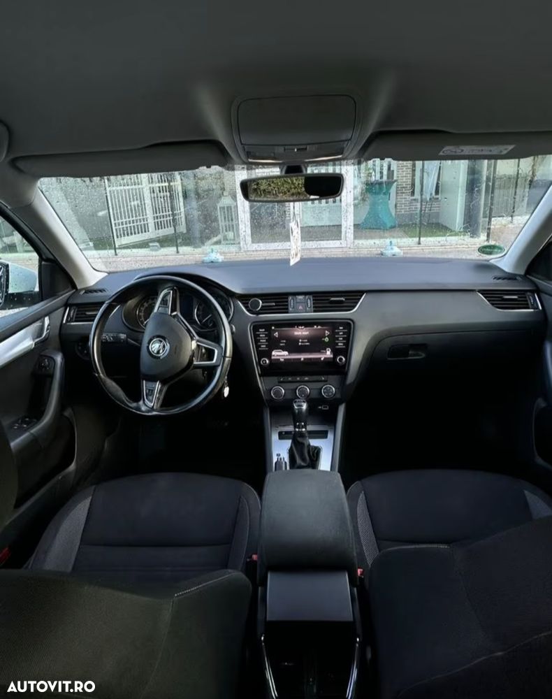 Skoda Octavia 1.6 TDI DSG Style - 3
