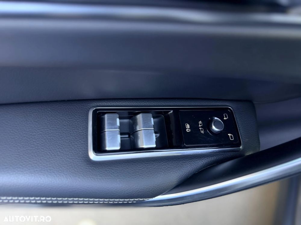 Jaguar F-Pace D200 AWD R-Dynamic SE - 11