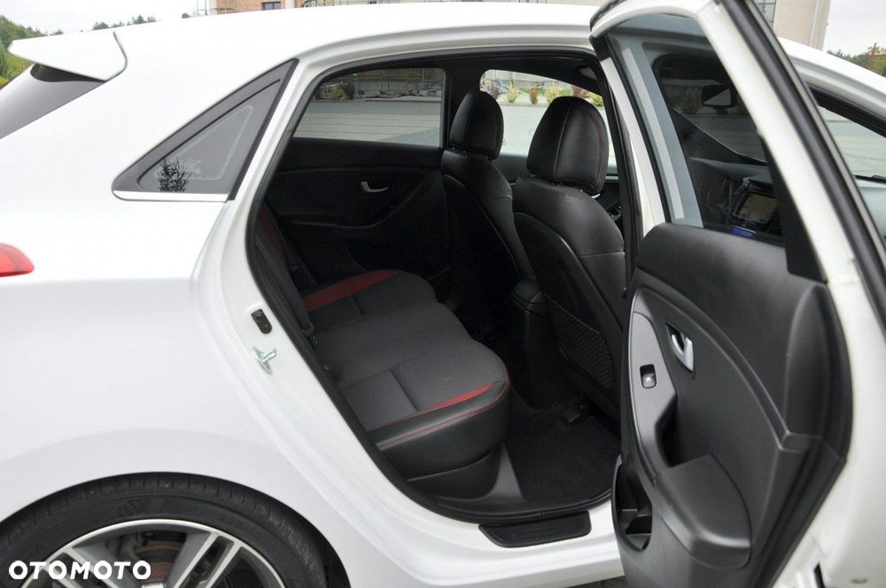 Hyundai i30 1.6 GDI Turbo Luxury - 19