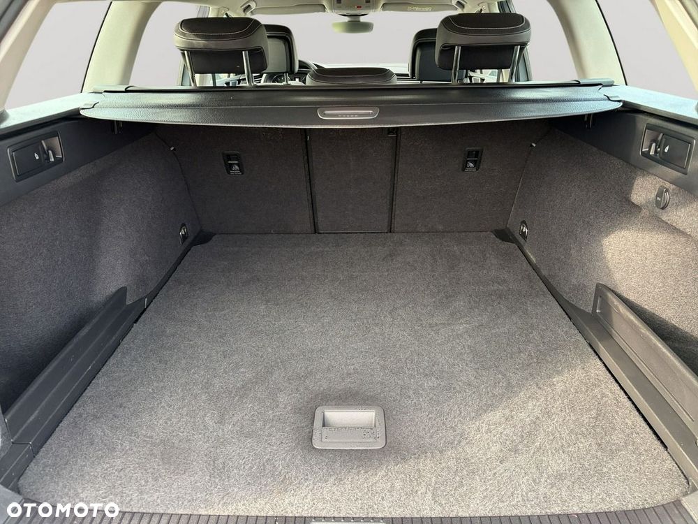 Volkswagen Passat - 29