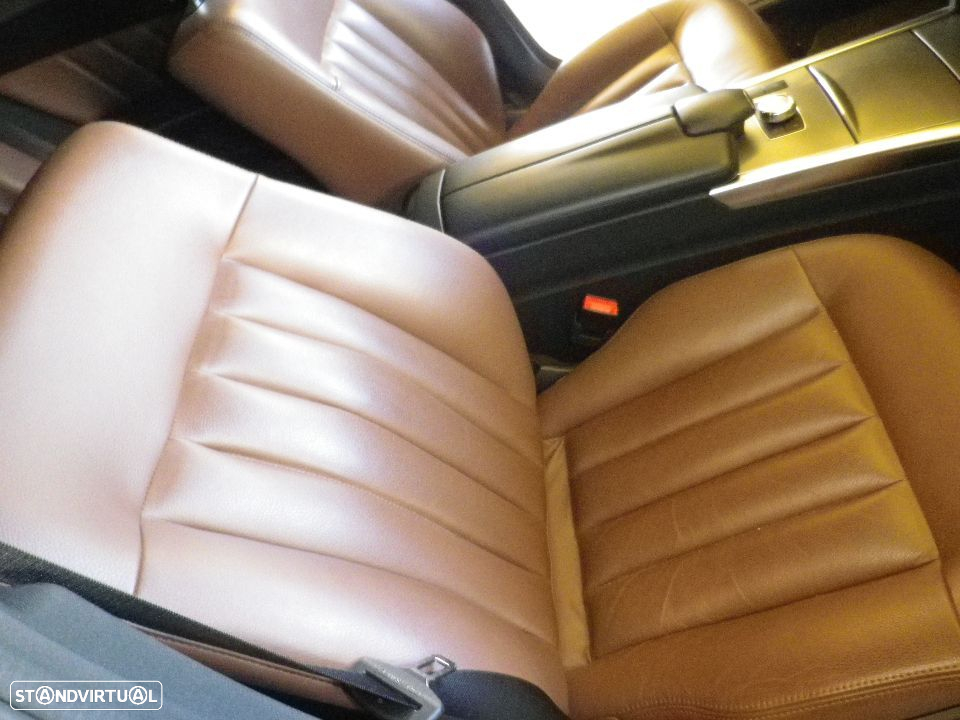 Mercedes-Benz E 300 Bluetec Hybrid Avantgarde - 18