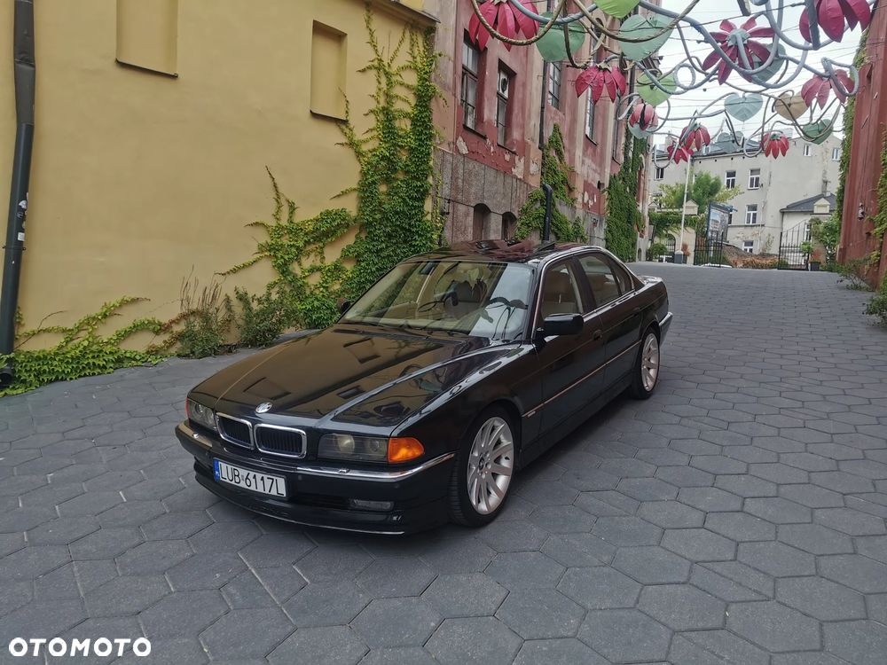 BMW Seria 7 - 11