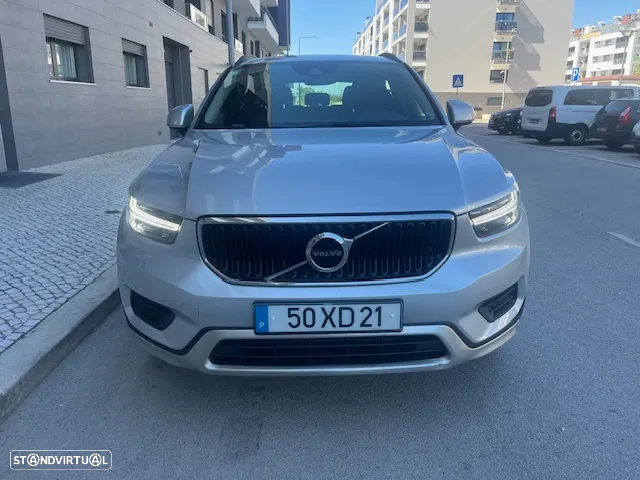 Volvo XC 40 1.5 T3 Momentum Tech Edition - 2