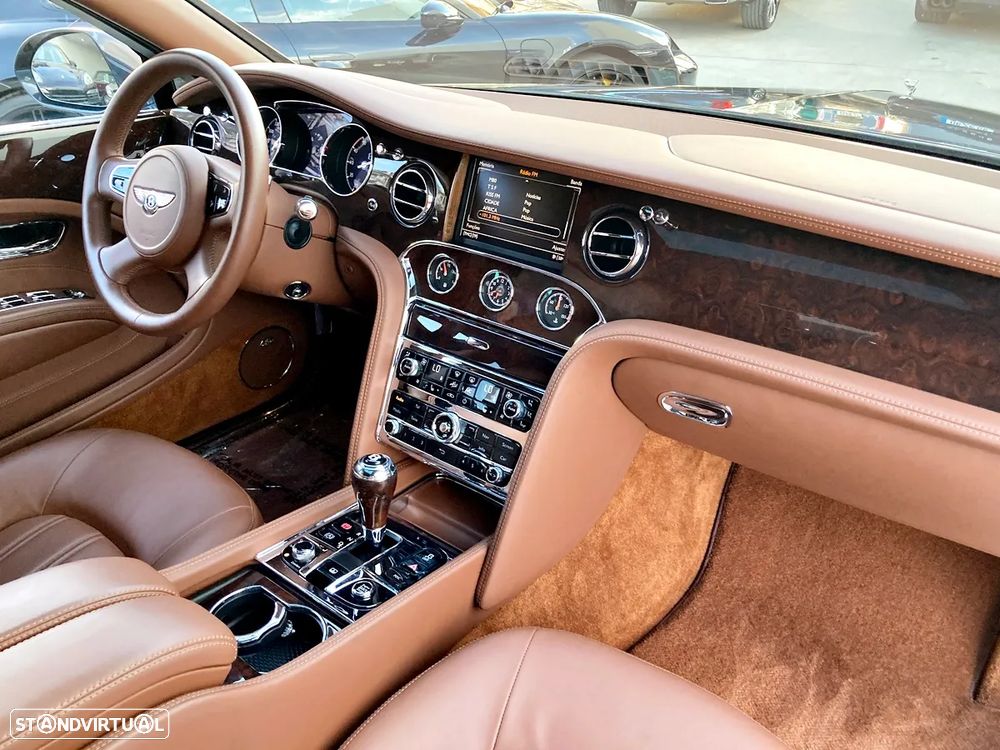 Bentley Mulsanne Standard - 39