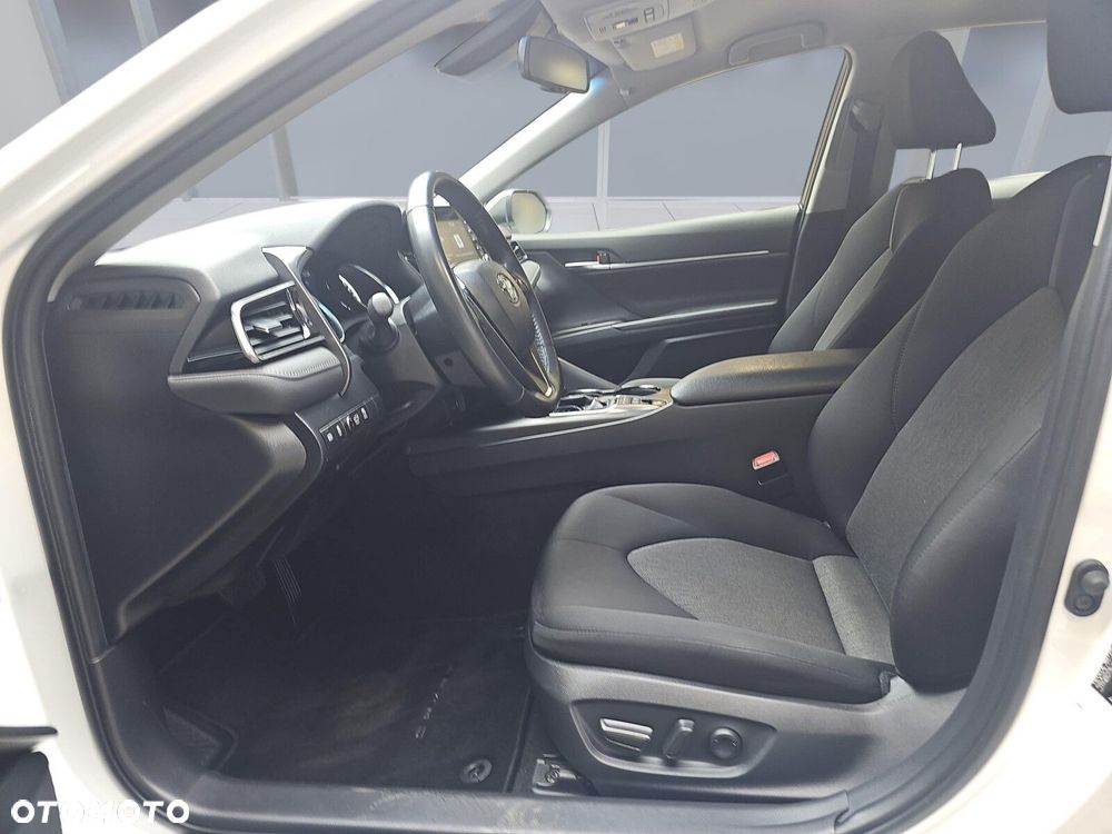 Toyota Camry 2.5 Hybrid Comfort CVT - 9