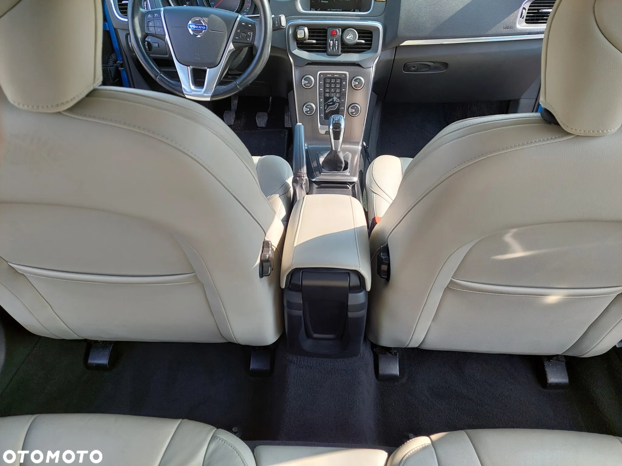 Volvo V40 D4 Drive-E Momentum - 17