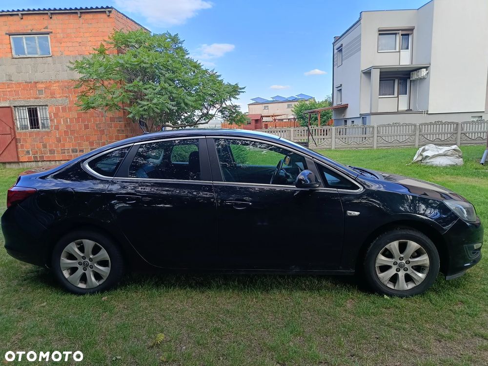 Opel Astra IV 1.4 T Business EU6 - 5